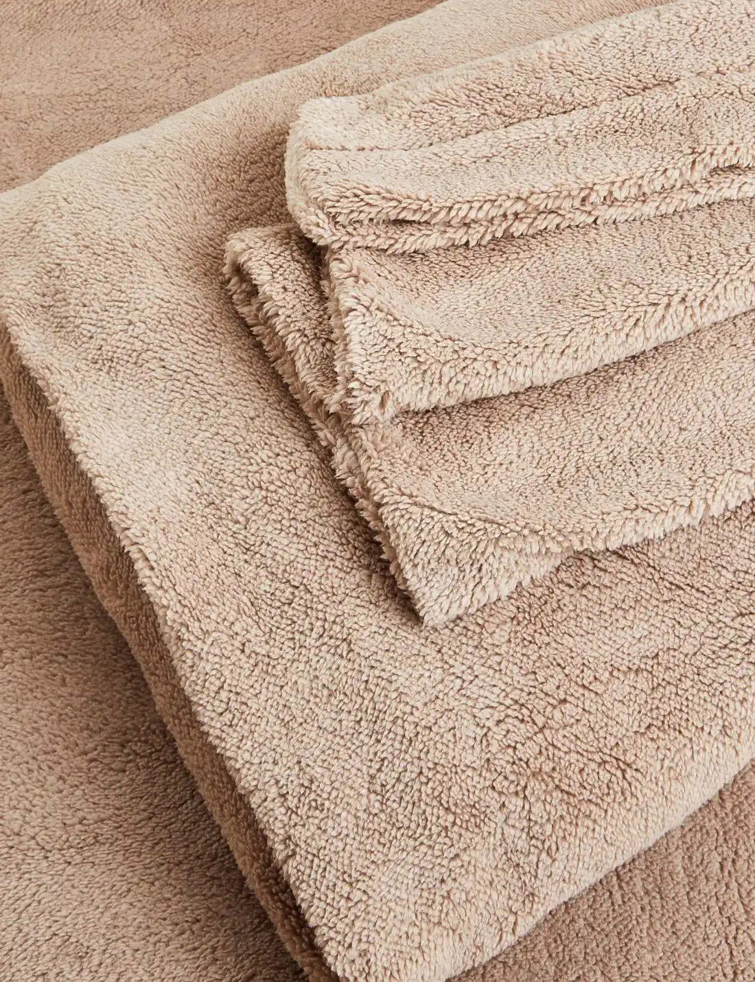 Yumuşak ve Şık Nevresim Takımlarıyla Yatak Odası Dekorasyonunuzu Geliştirin