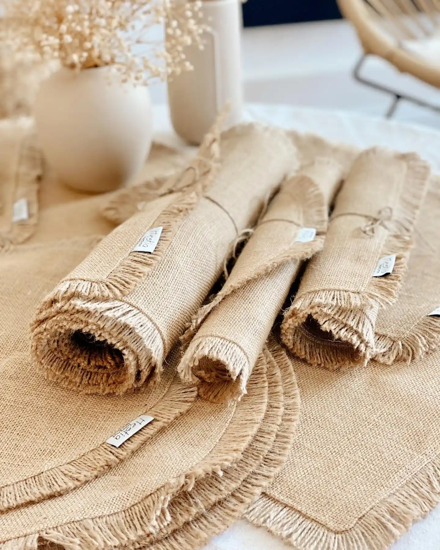 Yuvarlak Amerikan Servisleri ile Modern ve Klasik Masa Dekorasyonunda Şıklık ve Fonksiyonellik