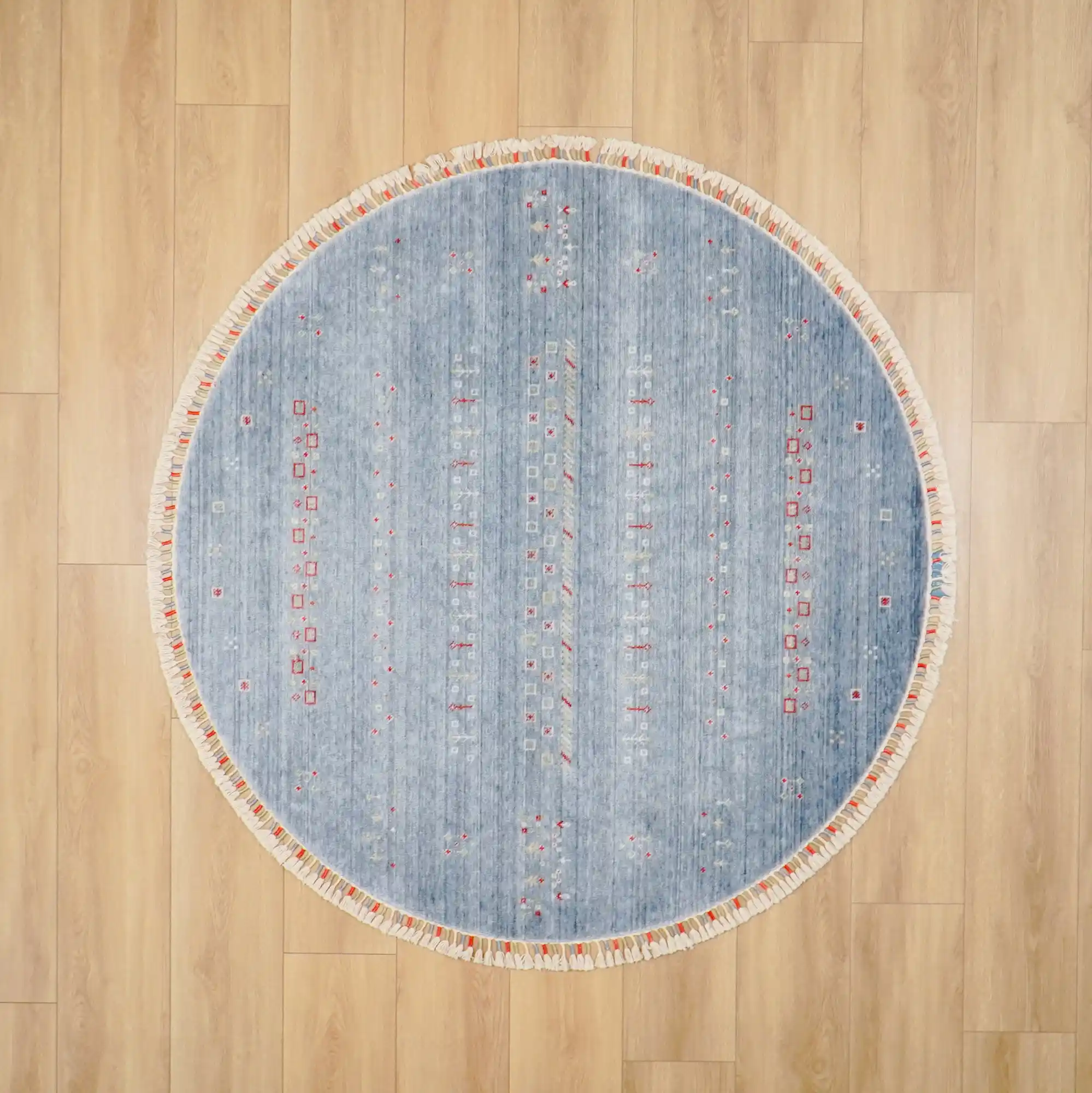 Yuvarlak Dokuma Halılar ile Evinize Şıklık ve Konfor Katmanın Yolları