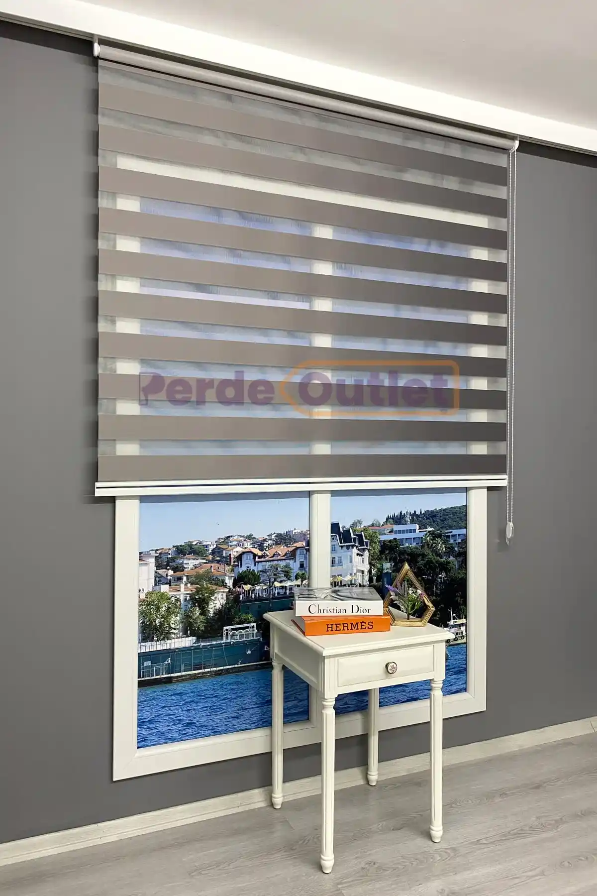 Zebra Perde Nedir ve Modern Dekorasyonda Kullanım Avantajları Nelerdir?