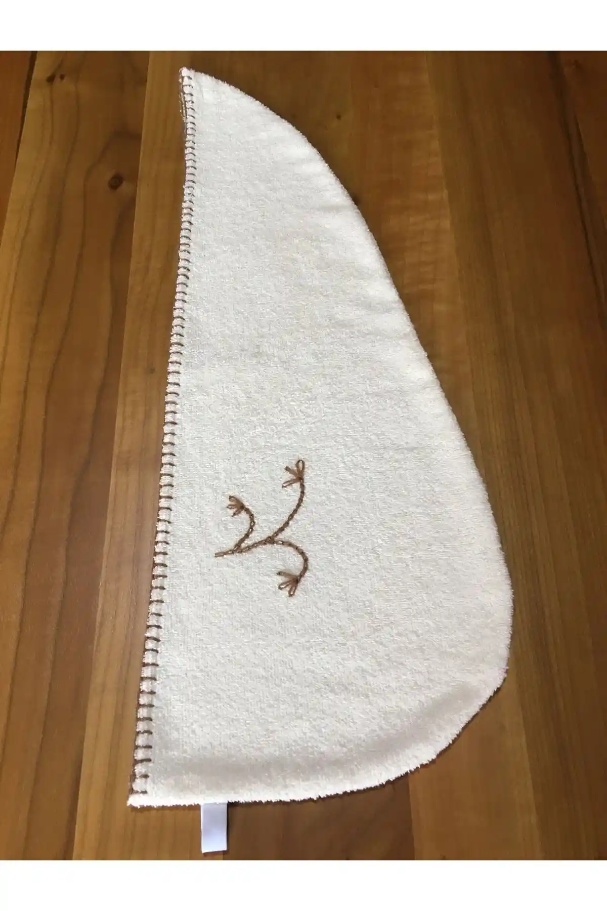 Gülden Koleksiyonu Saç ve Baş Havlusu Şık ve Fonksiyonel Tasarımıyla Banyonuzda Zarif Dokunuş