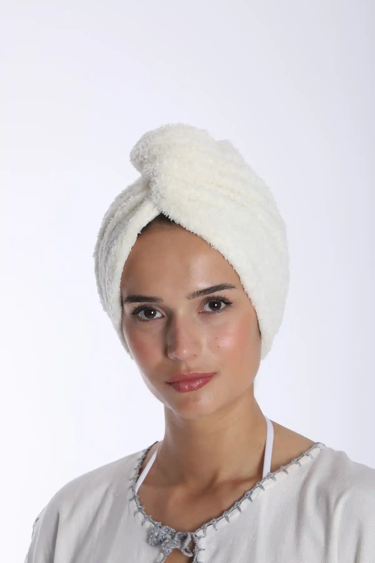 My-o Saç Kurulama Bonesi ve Mikrofiber Saç Havlusu: Modern ve Pratik Saç Bakım Çözümü