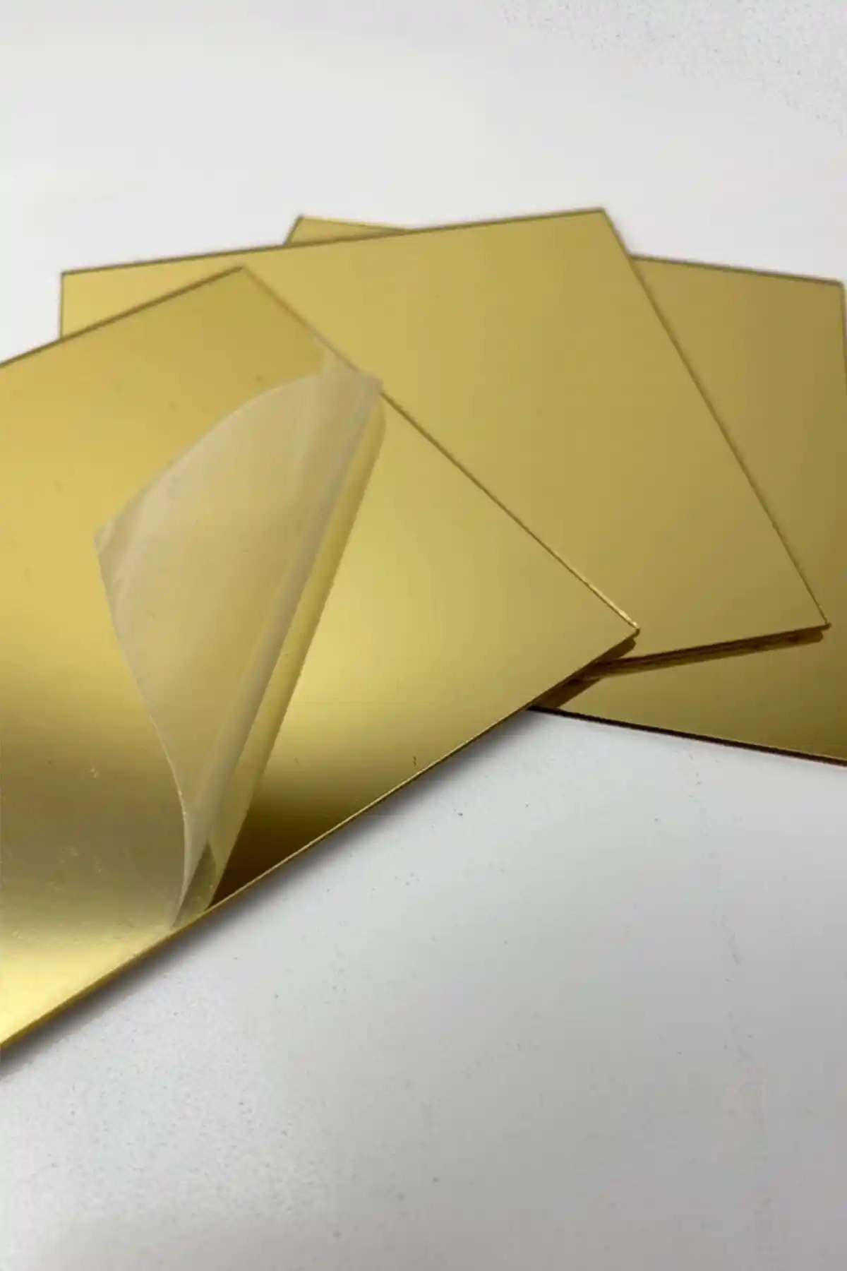 BenLeo Dekoratif Pleksi Ayna: Şık ve Fonksiyonel Ev Dekorasyonu İmkanları