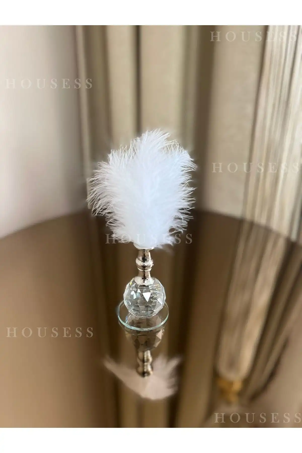 Housess1 Beyaz Tüylü Gümüş Kristal Top Tüylük Dekor Biblo ile Modern Estetik