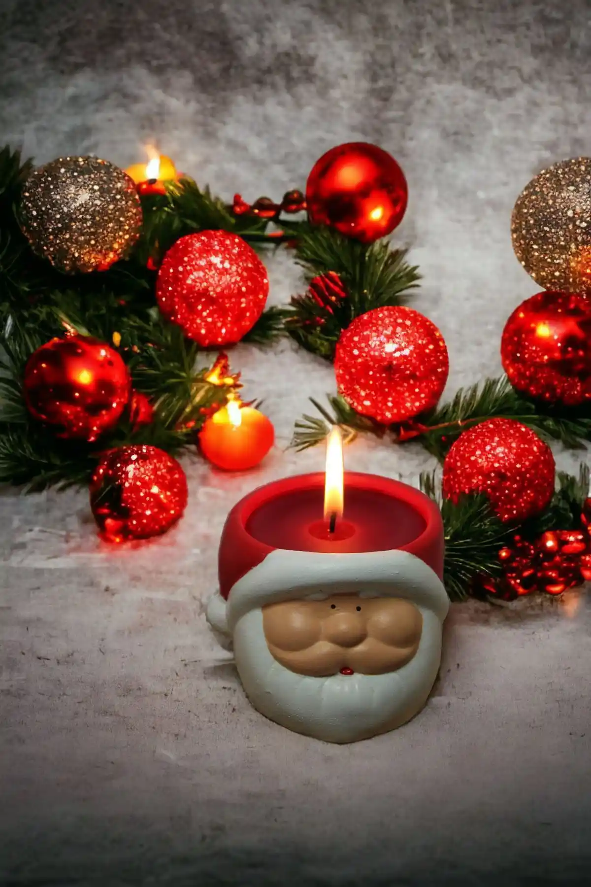 Mavi Ay Obje Çarşısı Noel Baba Mumluk: Şıklığı ve Kullanım Kolaylığıyla Dikkat Çekiyor