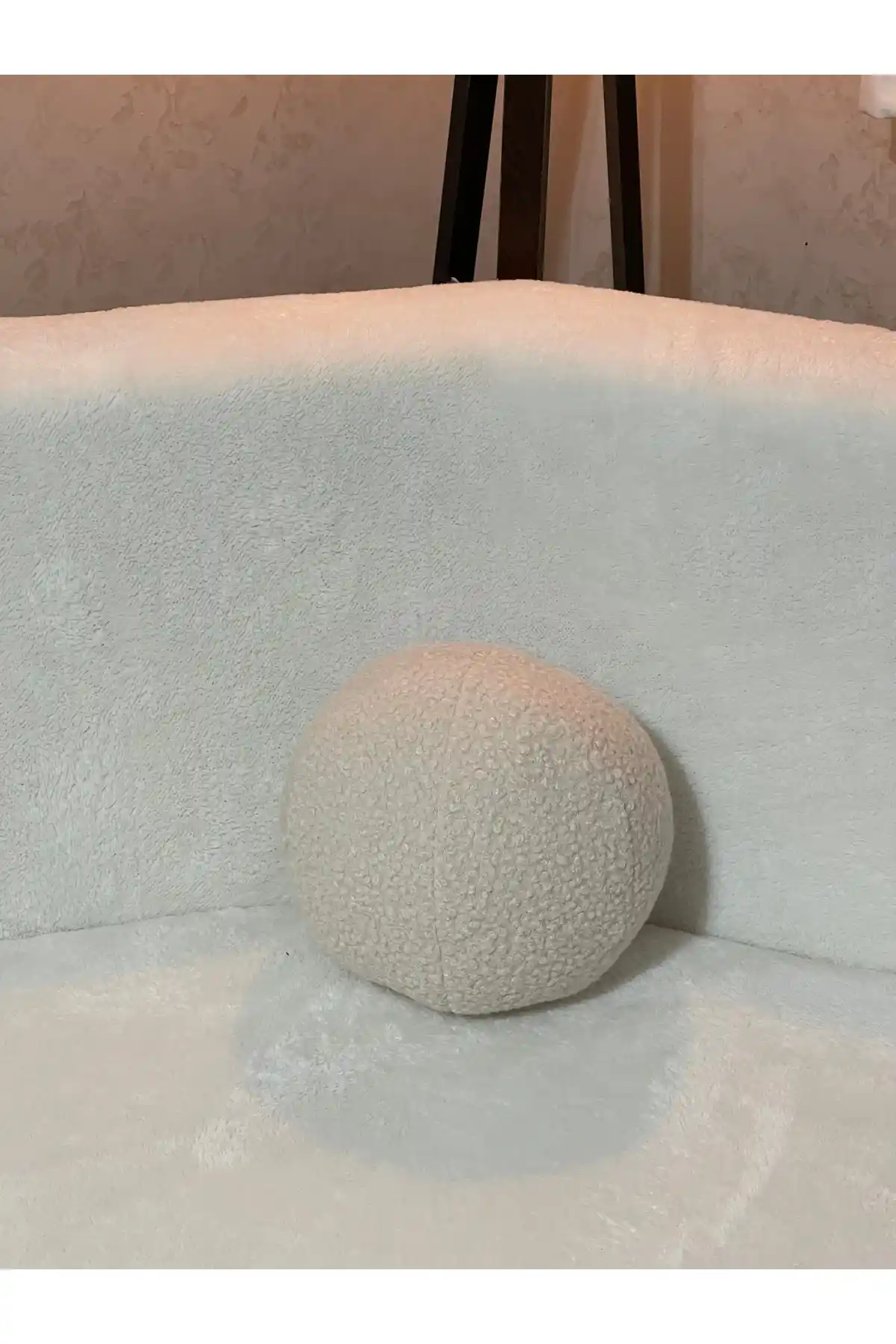 Happyteks Top Yastık Teddy 30x30: Konforlu ve Şık Yuvarlak Krem Rengi Yastık