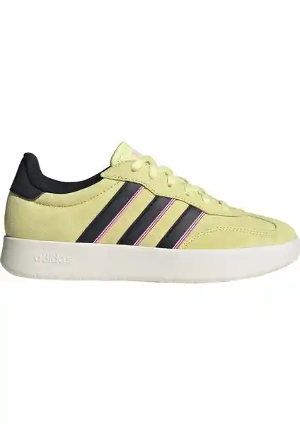 Adidas JP7110 Barreda Kadın Spor Ayakkabıları Modern Tasarım ve Çok Yönlü Kullanım İmkanıyla