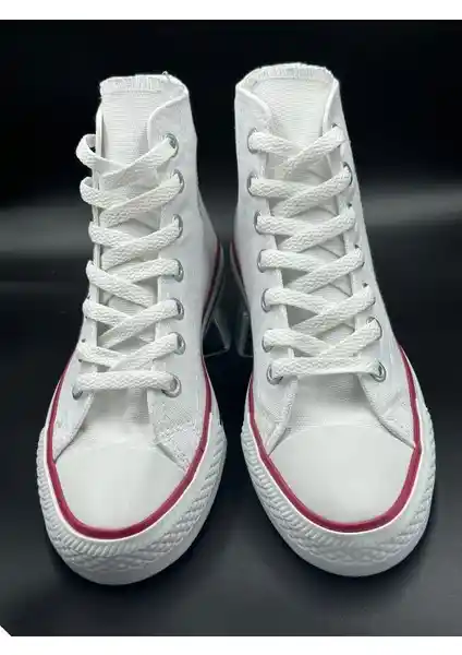 Daphnee Butik Unisex Beyaz Spor Ayakkabı: Şıklık ve Konforun Modern Buluşması