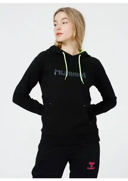 Hummel Bethilda Kadın Hoodie Sweatshirt Şıklık ve Konfor Sunan Modern Tasarım