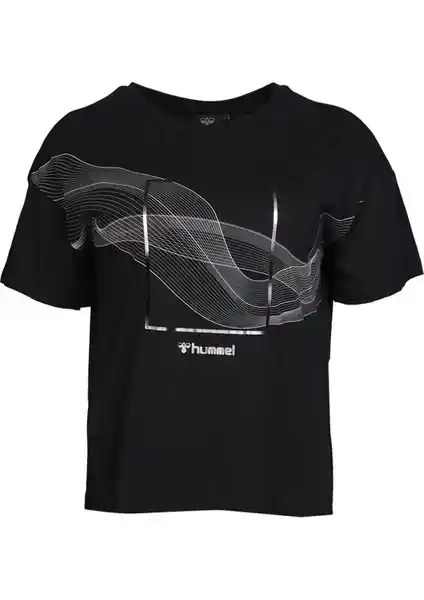 Hummel Digna Kadın Tişört 910969-2001: Şıklık ve Konforu Bir Arada Sunan Modern Tasarım