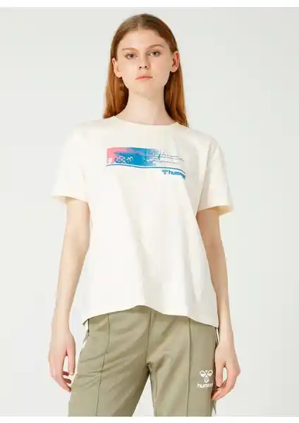 Hummel Mestan Kadın Tişörtü Modern Tasarım ve Yüksek Kalite ile Günlük Şıklık