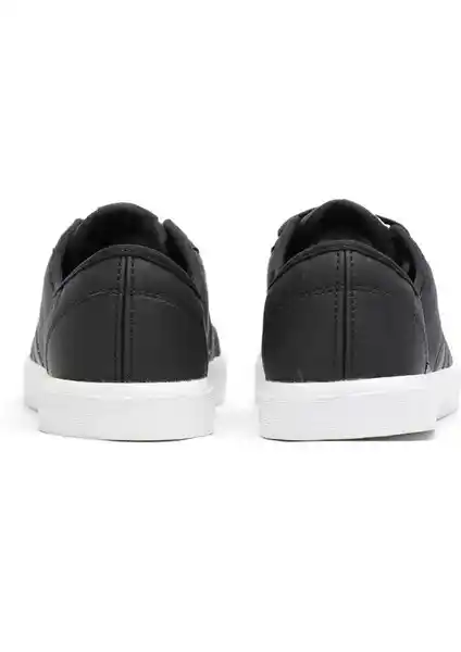 Hummel Stockholm Nubuq Kadın Spor Ayakkabısı Şıklık ve Konforu Bir Arada Sunar