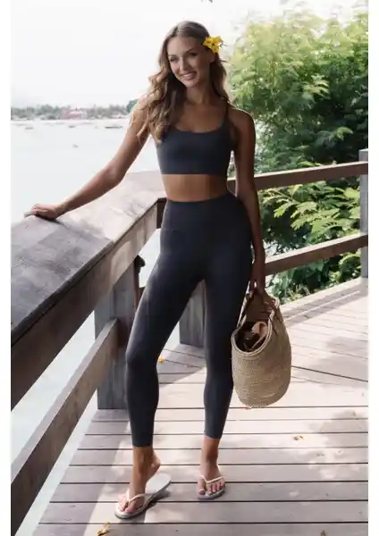 Jerf Pine Yüksek Bel ve Toparlayıcı Tayt: Şıklık ve Konfor Sunan Modern Kadınlar İçin