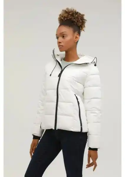 Kadınlar İçin Şık ve İşlevsel Lumberjack Apreski Coat Beyaz Kış Montu