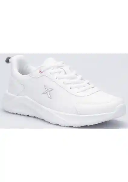 Kinetix Kadın Beyaz Sneaker: Şıklık ve Konforu Bir Arada Sunan Modern Tasarım