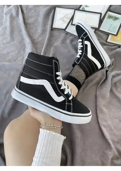 Minorista Unisex Siyah Boğazlı Spor Ayakkabı Günlük Kullanım İçin Şık ve Konforlu Tasarım