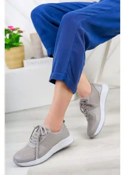 NeskaAvm Fileli Gri Spor Ayakkabı Kadınlar İçin Çok Yönlü ve Modern Tasarım