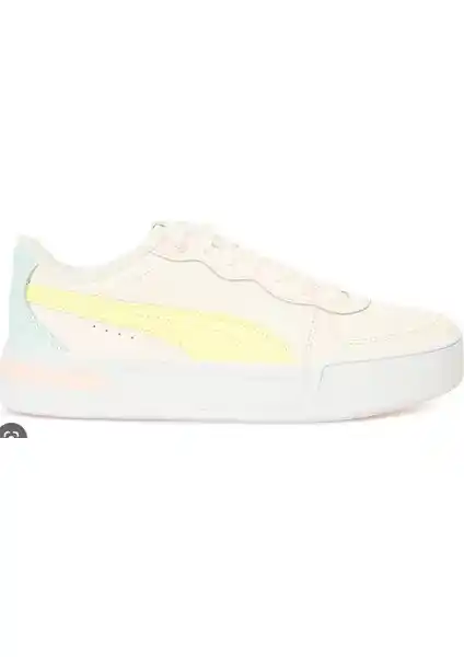 Puma Skye Kadın Krem Spor Ayakkabısı: Şıklık ve Konforun Bir Arada Sunulduğu Modern Tasarım