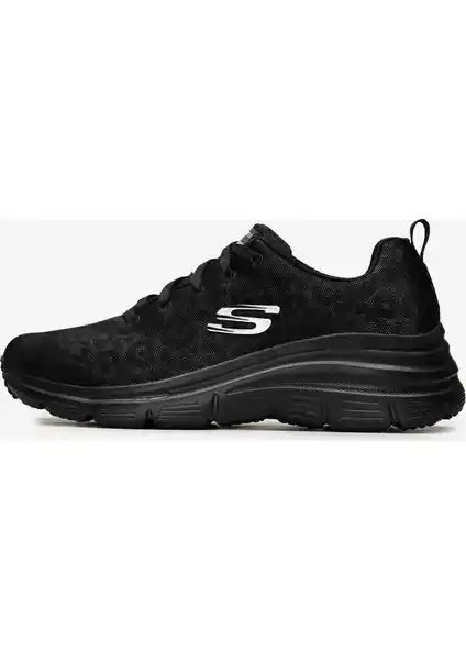 Skechers Fashion Fit Kadın Spor Ayakkabı: Şıklık ve Konforu Bir Arada Sunar