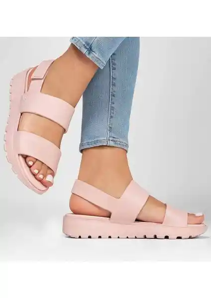 Skechers FOOTSTEPS-BREEZY FEELS Kadın Sandalet: Konfor ve Şıklığı Bir Arada Sunan Yaz Ayları Modası