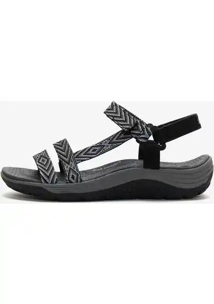 Skechers Kadın Siyah Sandalet: Modern Tasarım ve Üstün Konfor Bir Arada