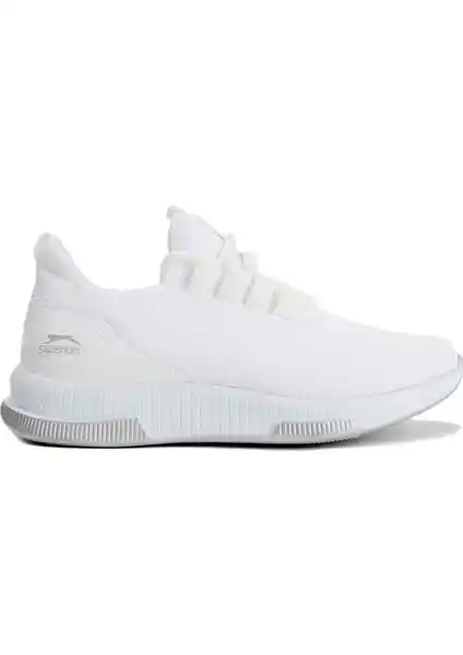 Slazenger ABENA I Kadın Sneaker: Şıklık ve Konforu Bir Arada Sunan Modern Spor Ayakkabı