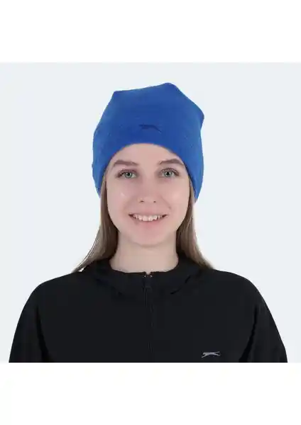 Slazenger BENT Polar Unisex Bere: Şık ve Sıcak Tutma Özelliğiyle Kış Aksesuarı