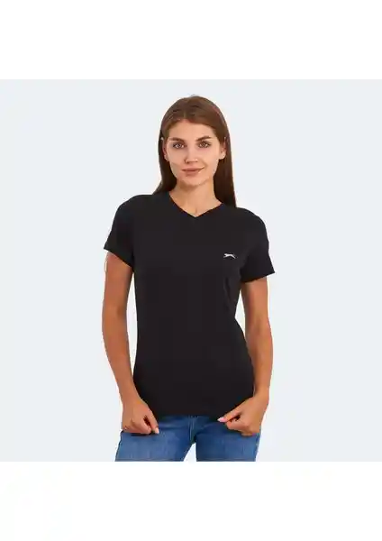 Slazenger Kristen I Kadın Siyah Tişörtü Şıklık ve Konforu Bir Arada Sunar