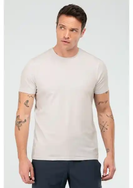 Speedlife Bej Regular Pamuklu Erkek Tişörtü Şıklık ve Konfor Sunan Yazlık Giyim Parçası