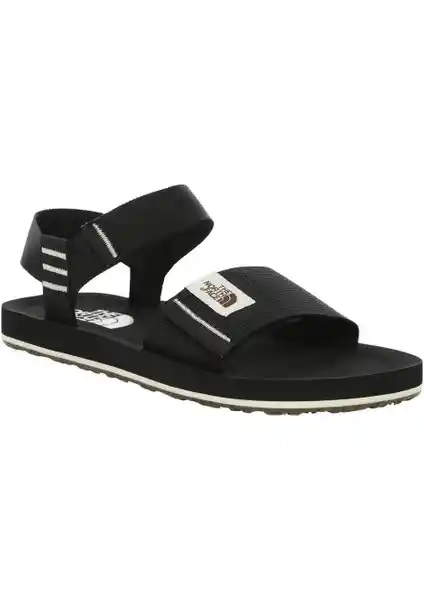 The North Face Skeena Kadın Sandalet: Şıklık ve Konforu Bir Arada Sunan Modern Tasarım