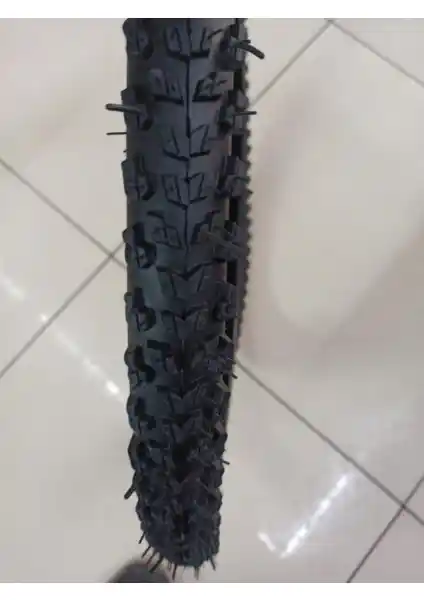 Vesper 24X195 Dış Lastik: Güvenli ve Konforlu Sürüşler İçin Yüksek Performanslı Lastik Tanıtımı