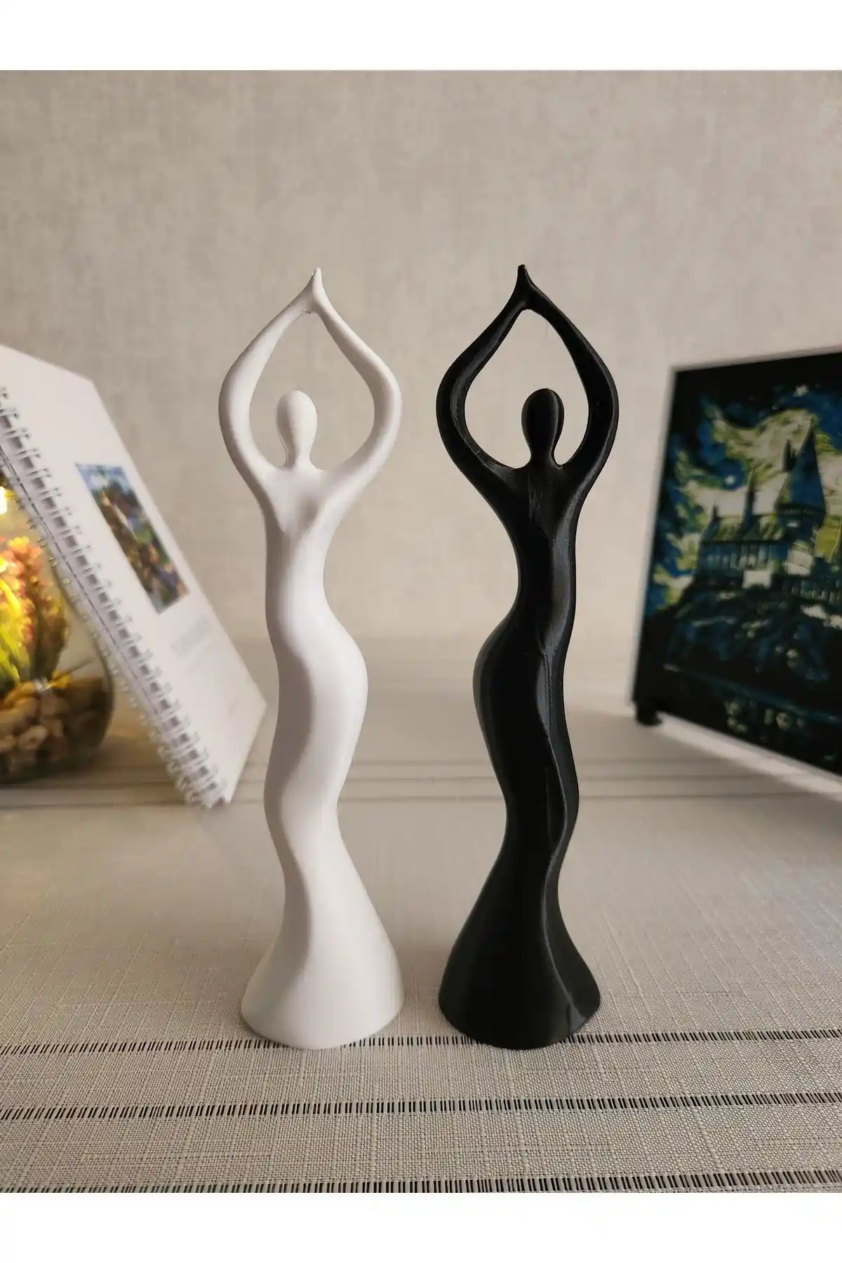 ALTINDAL HomeDans Eden Kadın Heykeli: İskandinav Tarzıyla Modern Ev Dekorasyonu ve Estetik