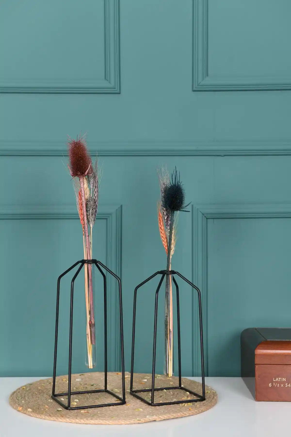 Estetik ve Kullanışlı: Muyika Design Cubo Metal Siyah Vazo Vintage Set İncelemesi