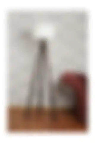 Homedit 3 Ayaklı Tripod Lambader: Modern Ev Dekorasyonunun İhtiyacı