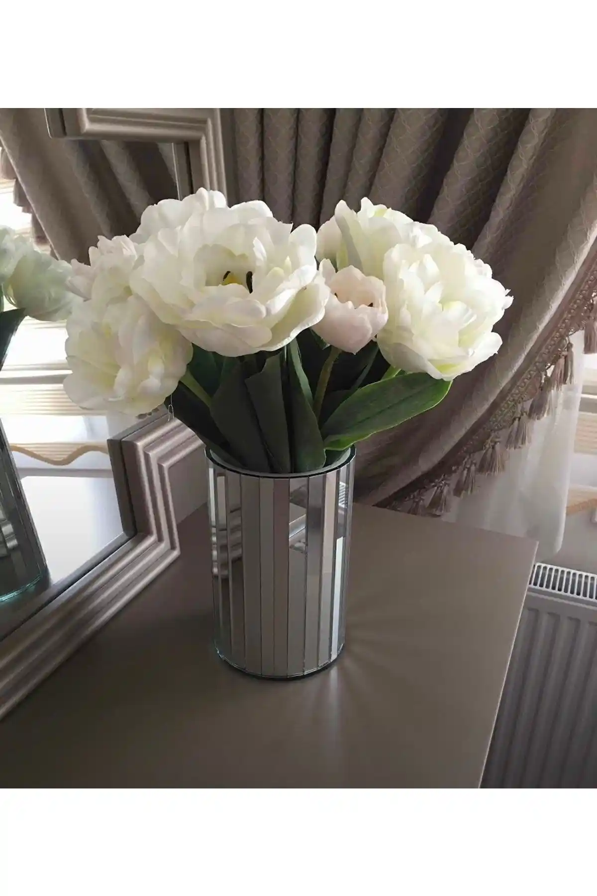 BeQ Home 20 Cm Beyaz Gümüş Aynalı Yuvarlak Vazo: Şık ve Modern Dekorasyon