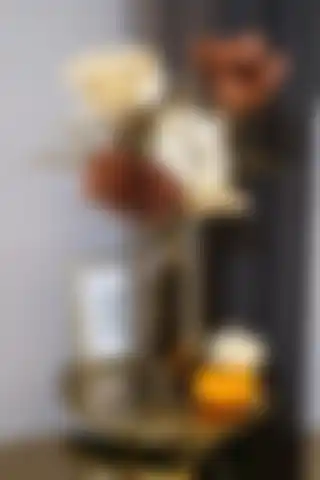HOMİLA 30 cm Bronz Aynalı Vazo ile Ev Dekorasyonunuza Zarif Bir Dokunuş Katın