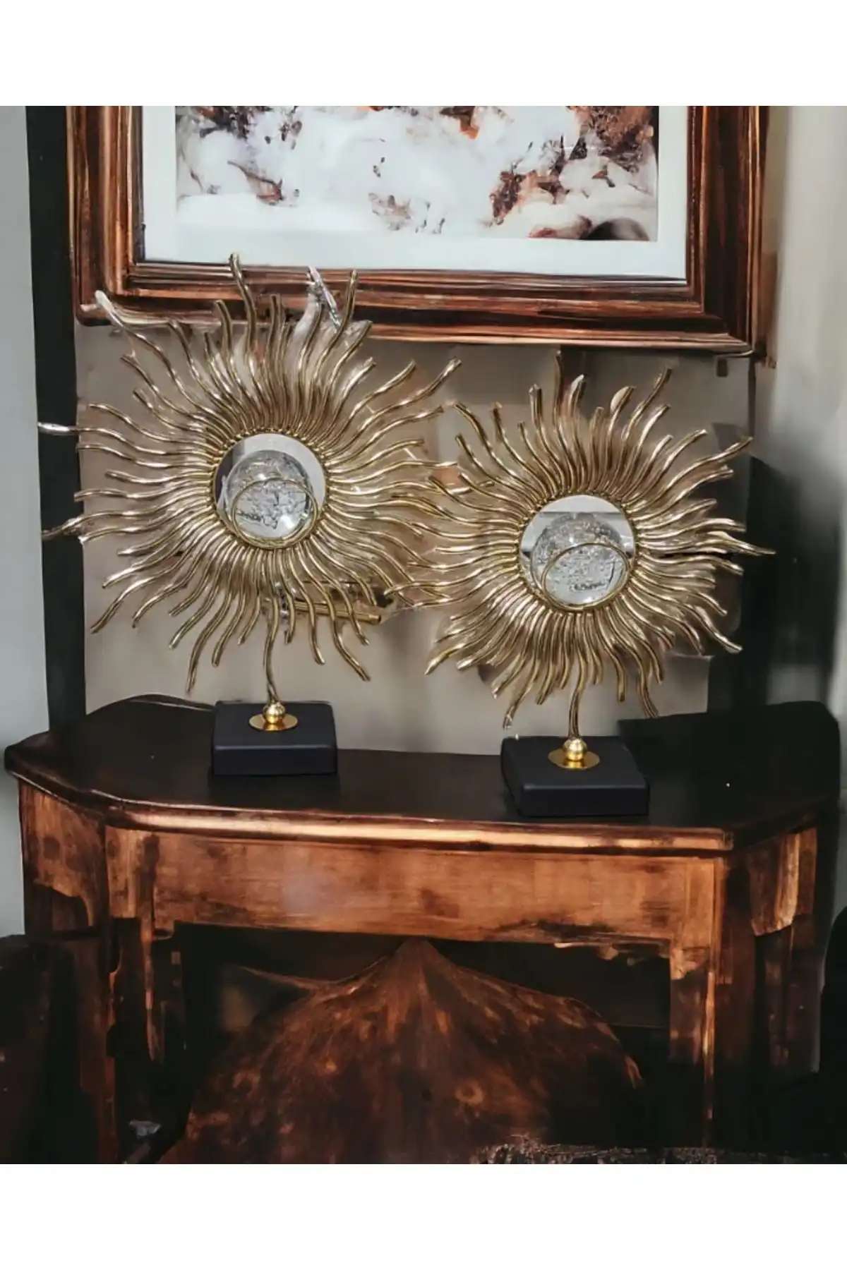Metalaygold Renk Metal Tasarımlı Güneş Dekorasyon Objesi ile Modern İç Mekanlar