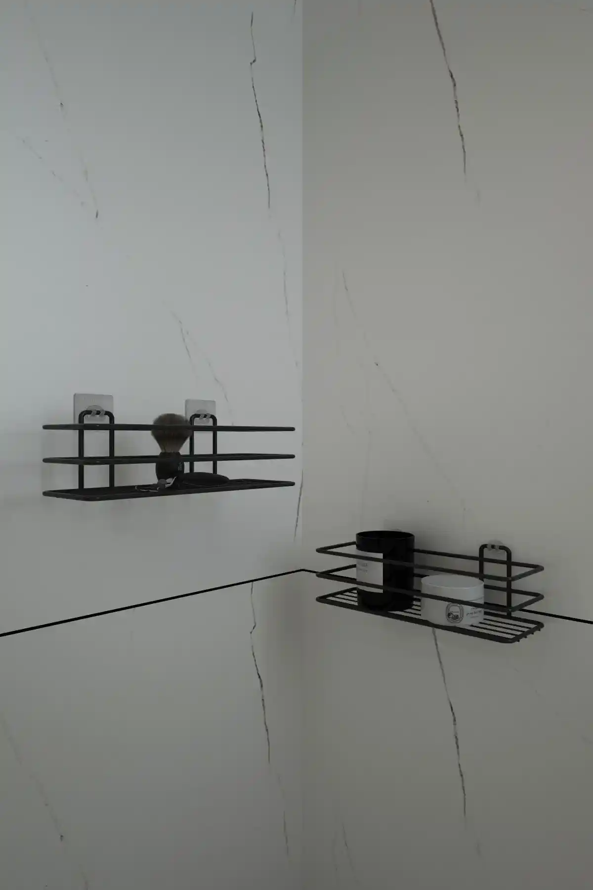 Alper Banyo Siyah Metal Yapışkanlı Kancalı Banyo Rafı Modern ve Şık Tasarım