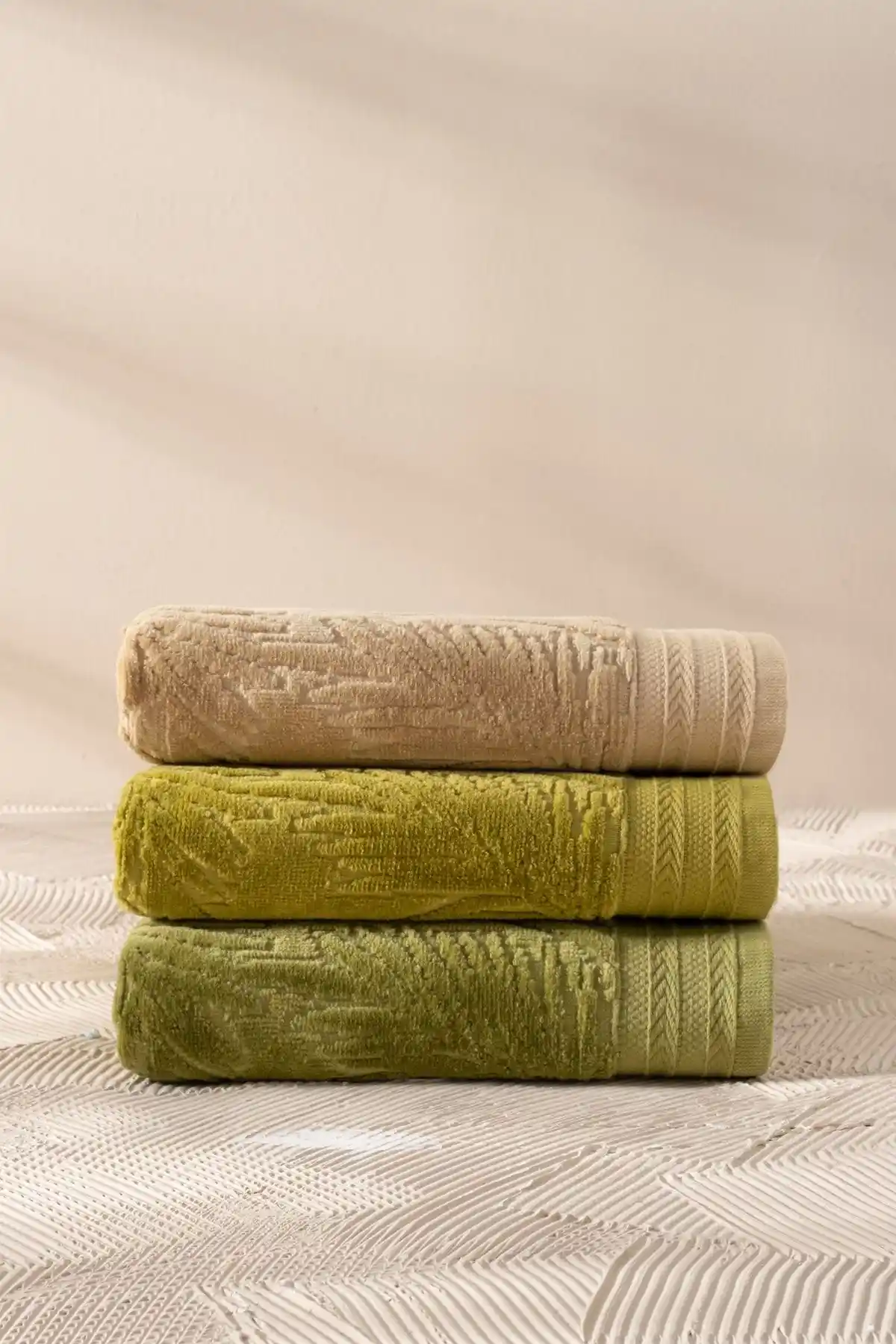 ARACHNE Palm 3'lü Kadife Havlu Seti Yüksek Kalite ve Şıklık Sunar