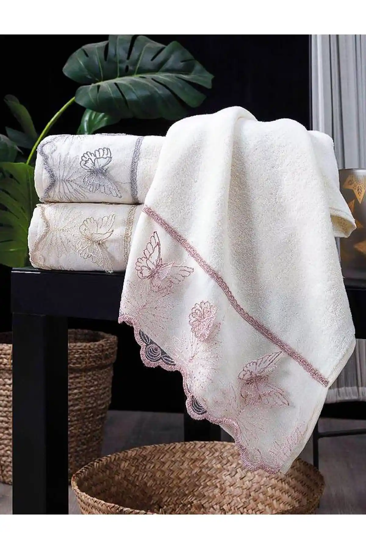 AyhanHome Kelebek Güpürlü 3'lü Pamuk Havlu Seti Modern ve Şık Banyo Dekorasyonu İçin