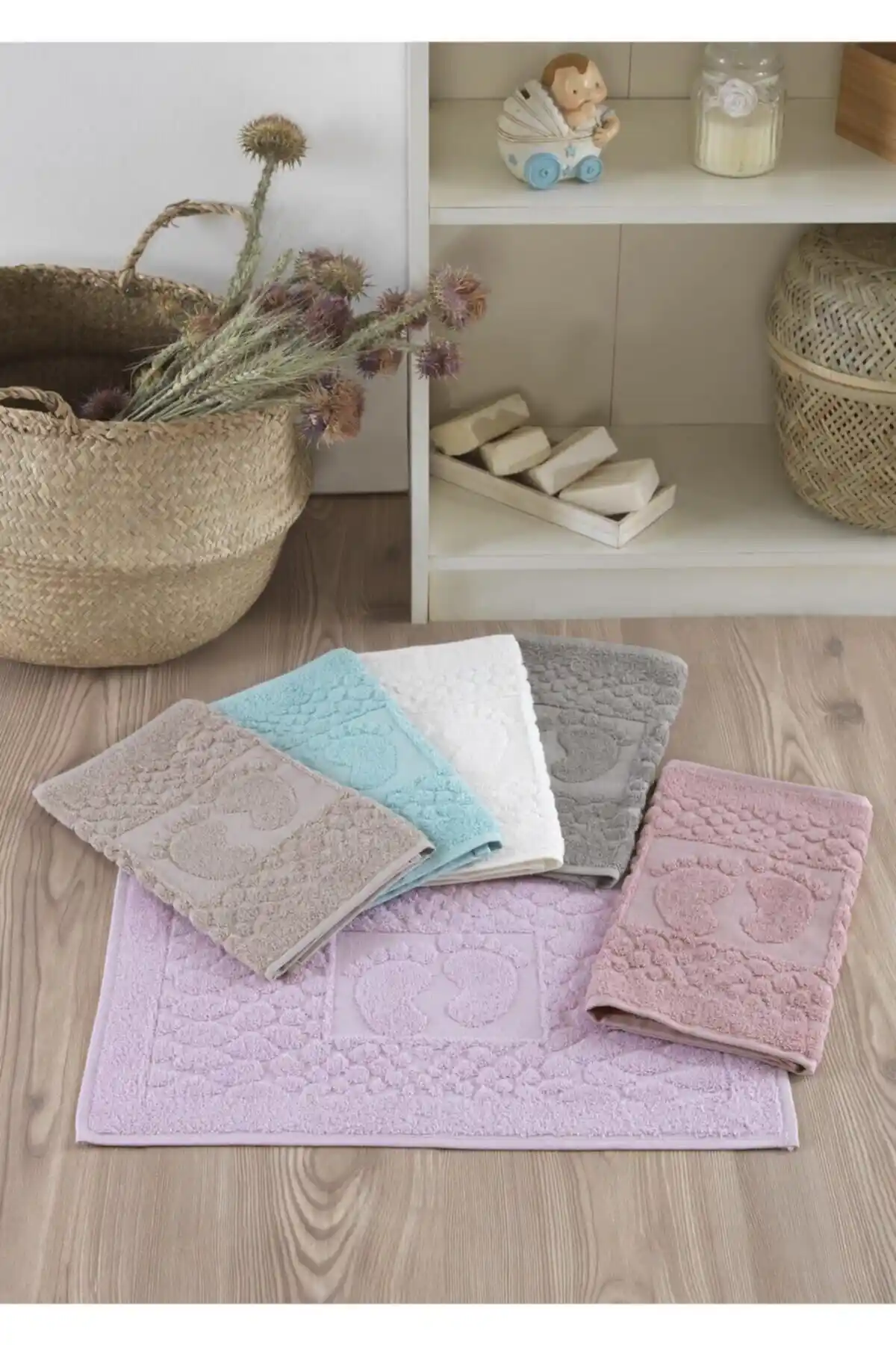 Binnur Home 6'lı Ayak Havlusu Seti Şıklık ve Konforu Bir Arada Sunar