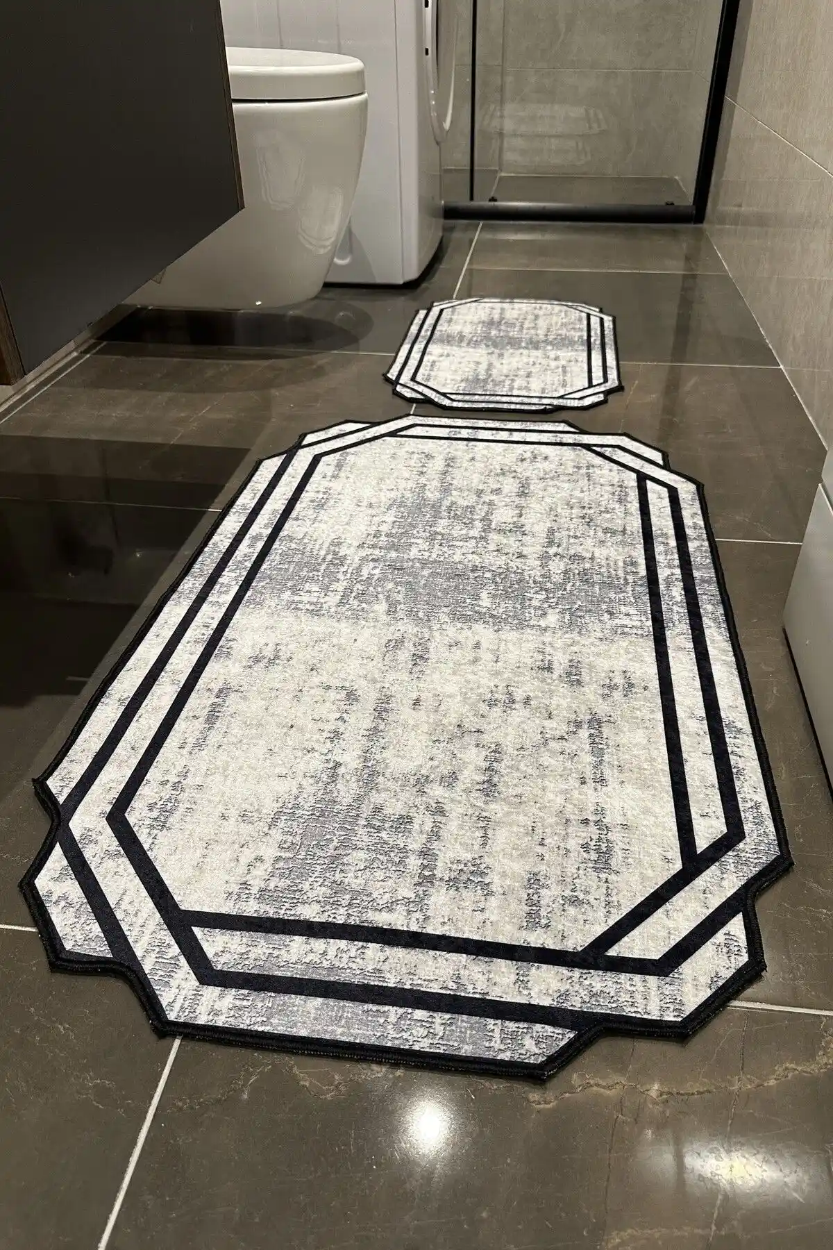 CENTER AVM Banyo Paspası: Dayanıklı ve Konforlu Modern Banyo Dekorasyonu İçin Ideal Ürün