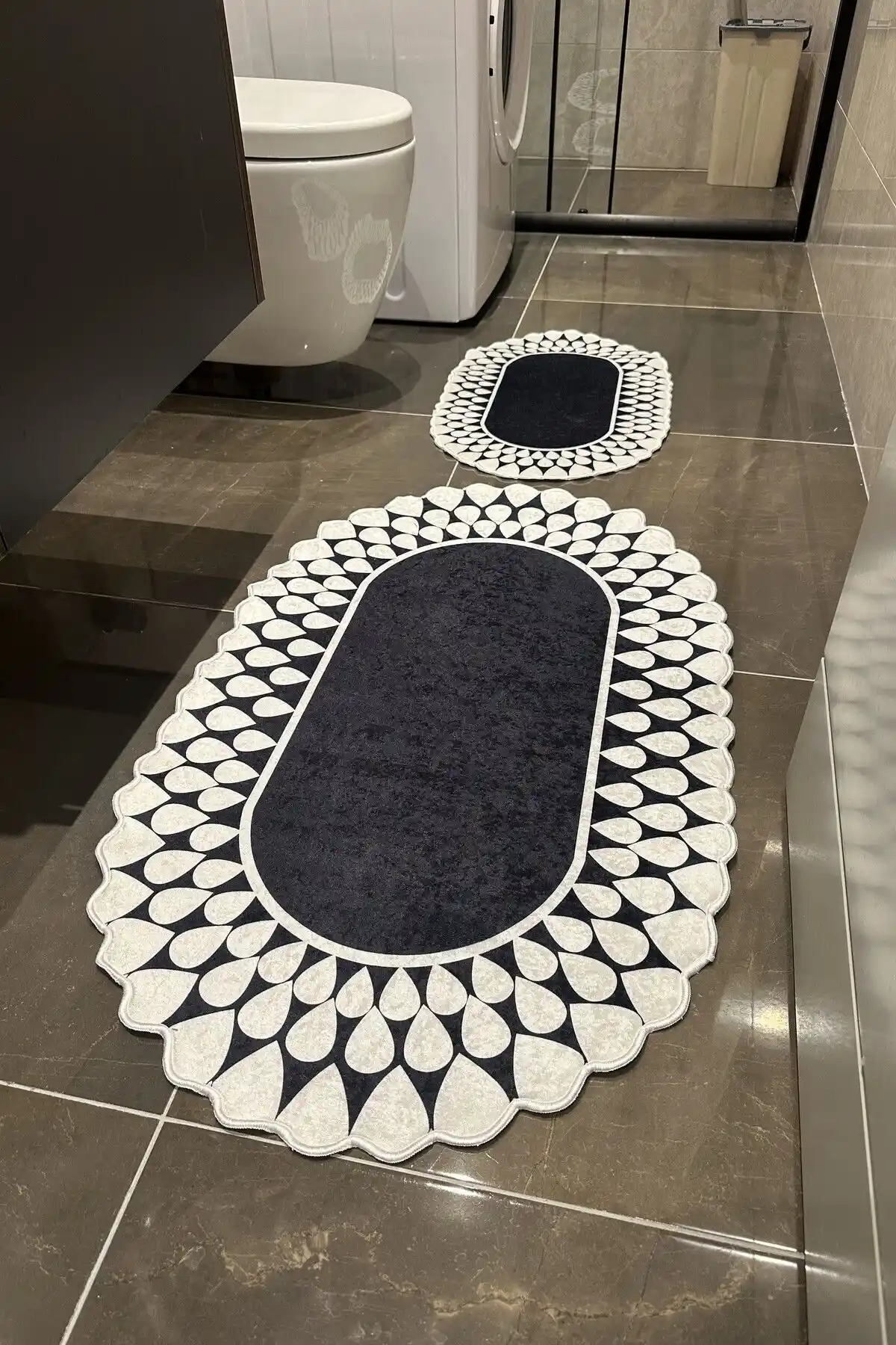 CENTER AVM Su Emici Banyo Paspası Modern Tasarım ve Dayanıklılık Sunar