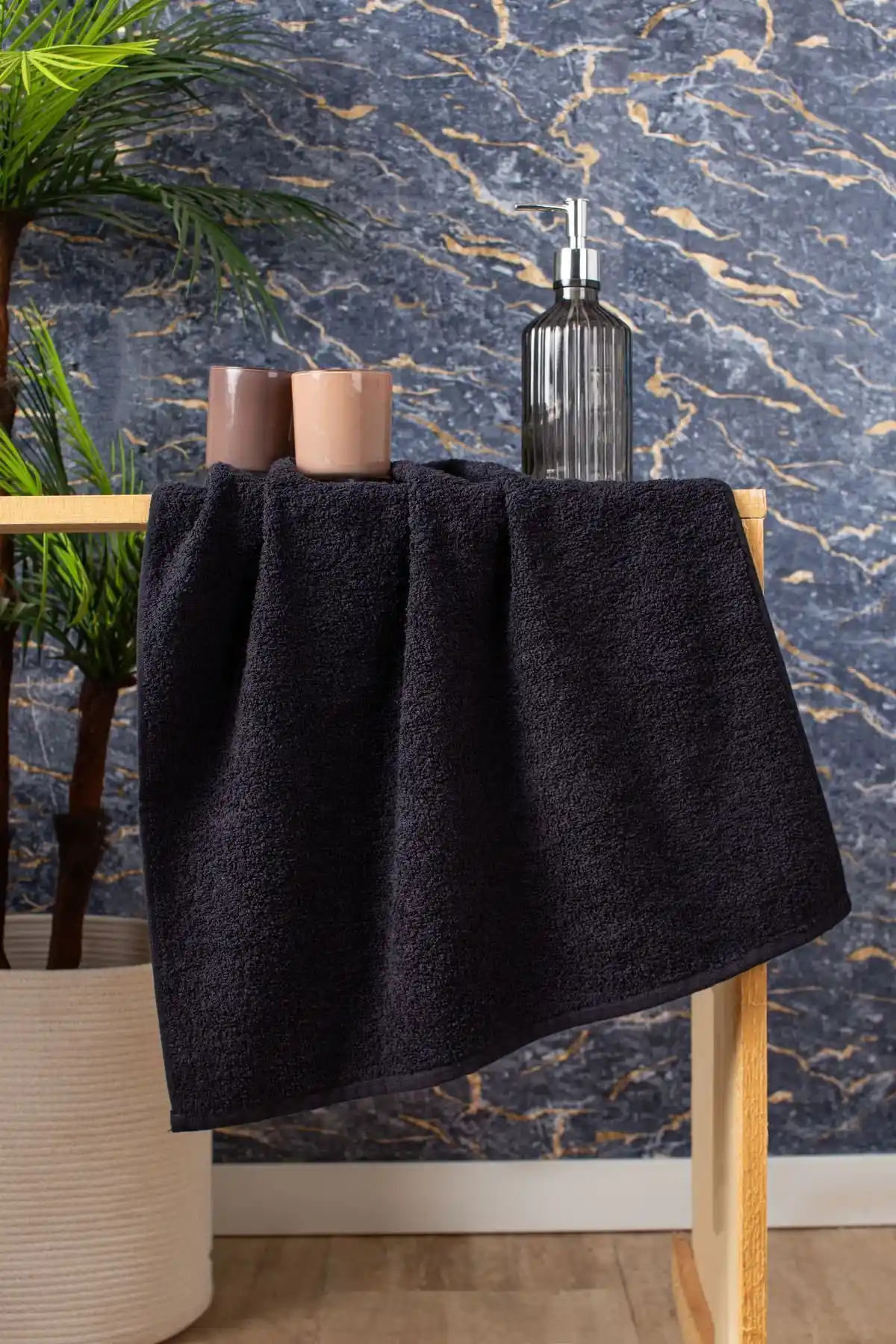 Elaganya Siyah Spor Fitness Havlusu: Yüksek Emicilik ve Şıklık Sunan Türk Pamuğu Havlusu