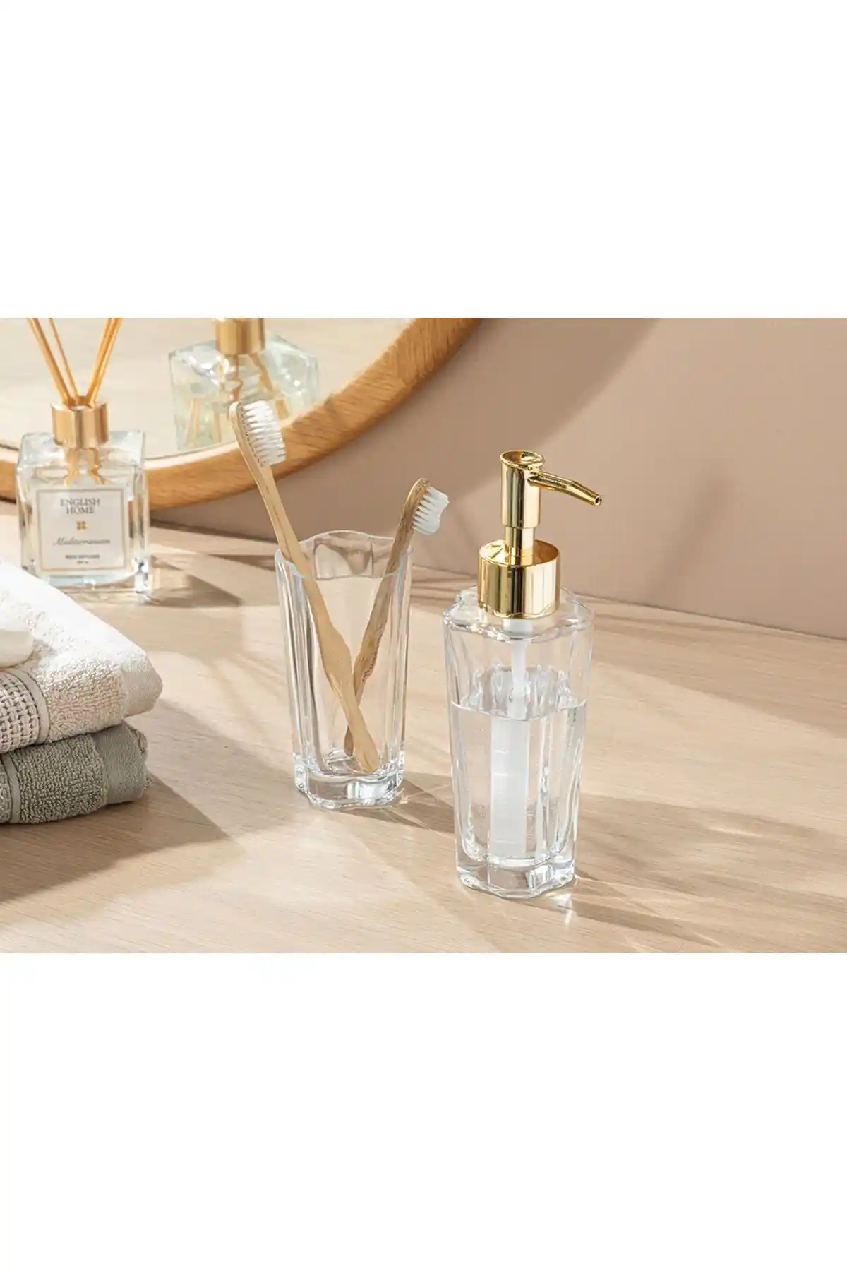 English Home Daisy 2'li Banyo Seti Modern ve Şık Tasarımıyla Dekorasyonunuza Renk Katıyor