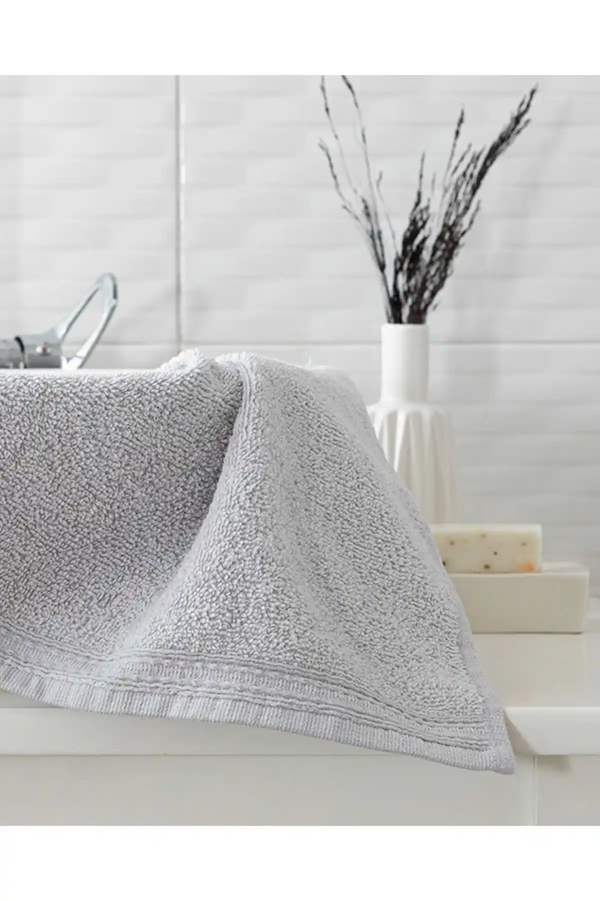 English Home Pure Basic El Havlusu Modern Tasarım ve Yüksek Kaliteyle Banyonuzda Şıklık