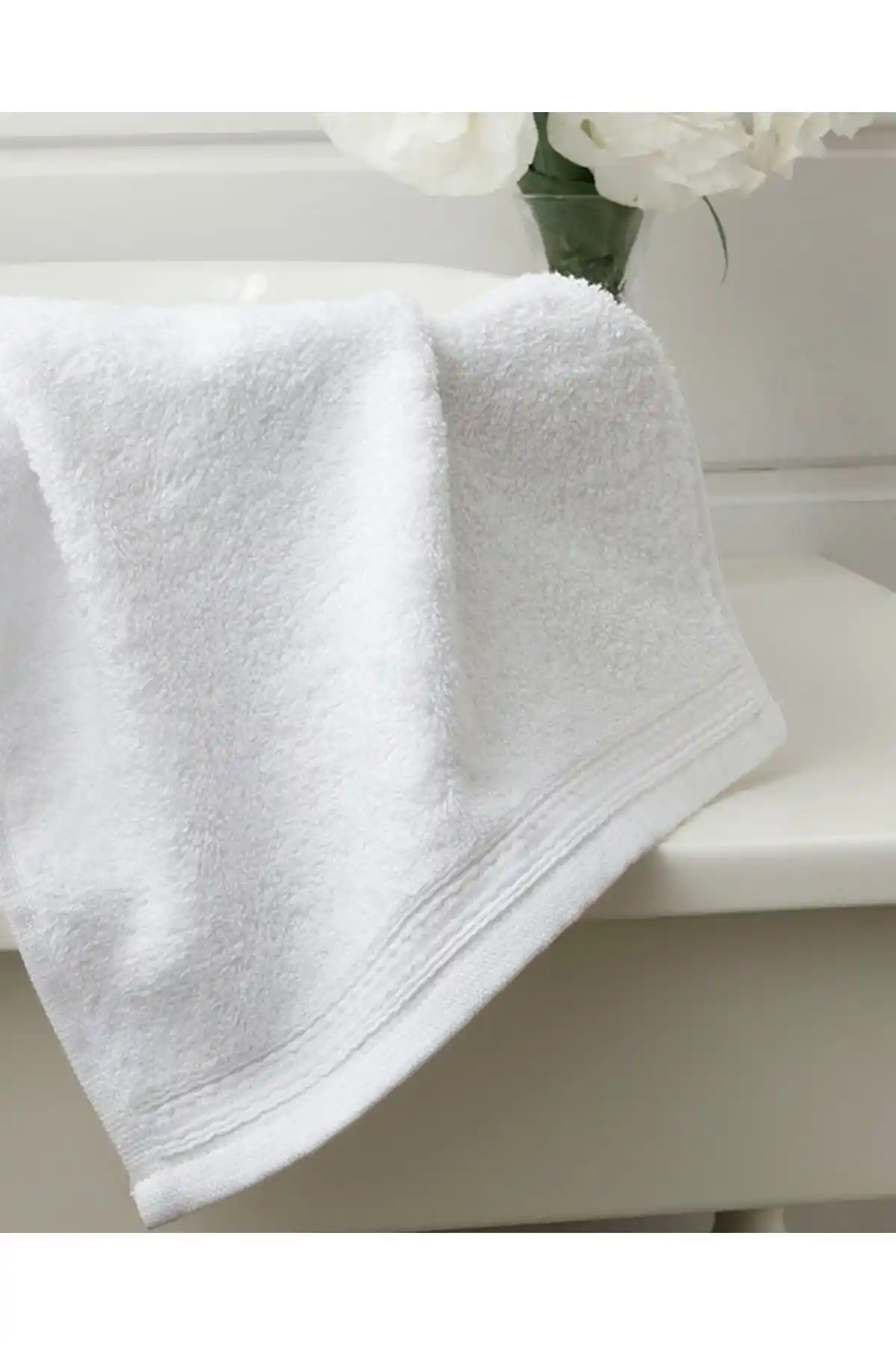 English Home Pure Basic El Havlusu Modern ve Fonksiyonel Banyo Aksesuarı 30x30 cm