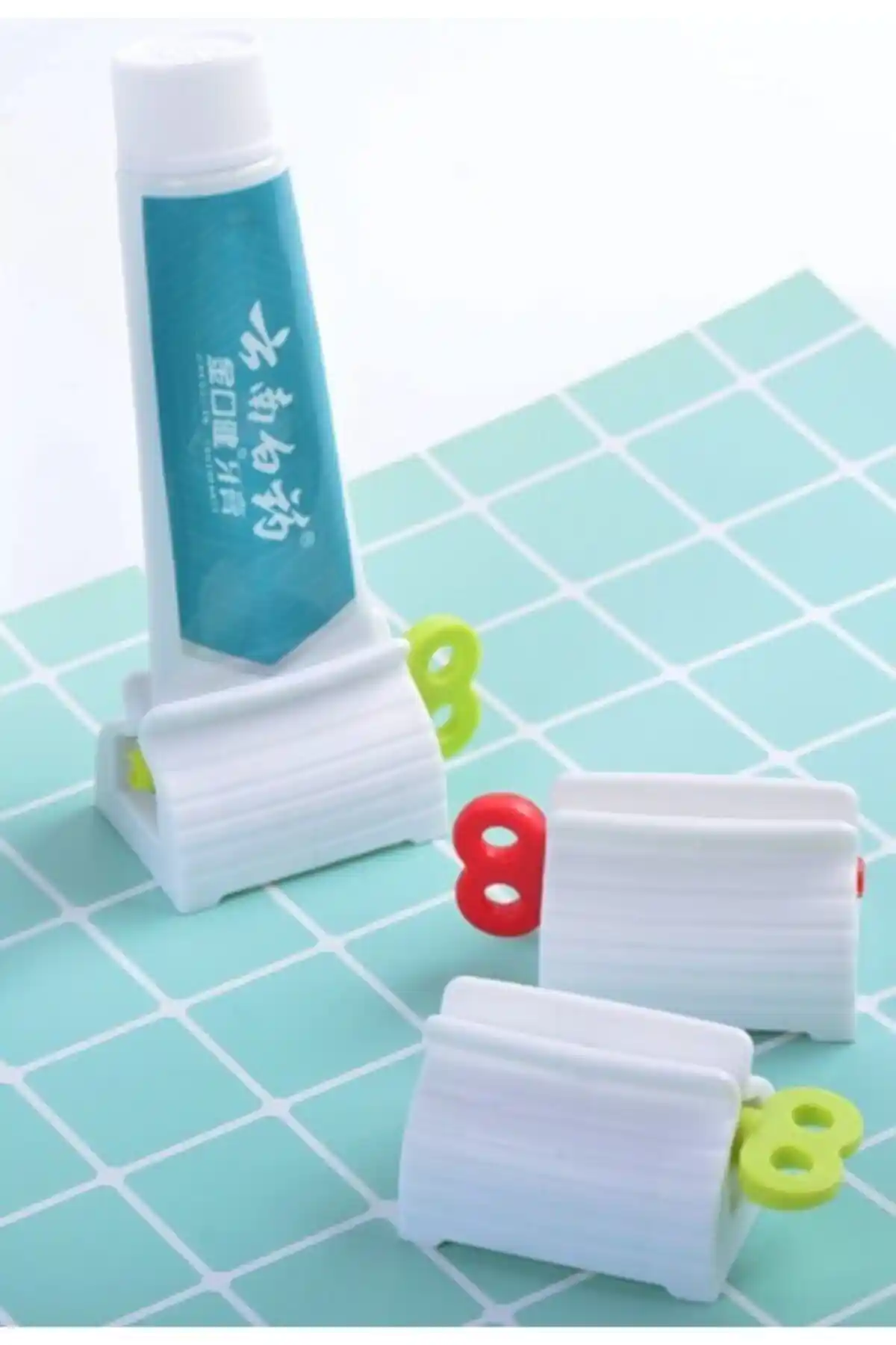 Genel Markalar Çevirmeli Diş Macun Sıkacağı: Kullanışlı ve Pratik Hijyen Çözümü