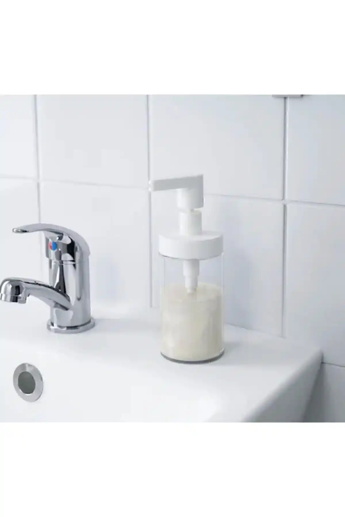 IKEA Beyaz Sıvı Sabunluk: Modern ve İşlevsel Temizlik Aksesuarı Özellikleri ve Kullanım İpuçları