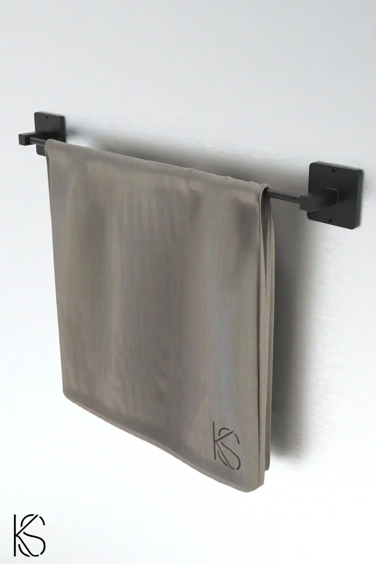 KILINÇ STORE Yapışkanlı Tasarım Uzun Havluluk: Modern ve Kolay Montajlı Banyo Aksesuarı